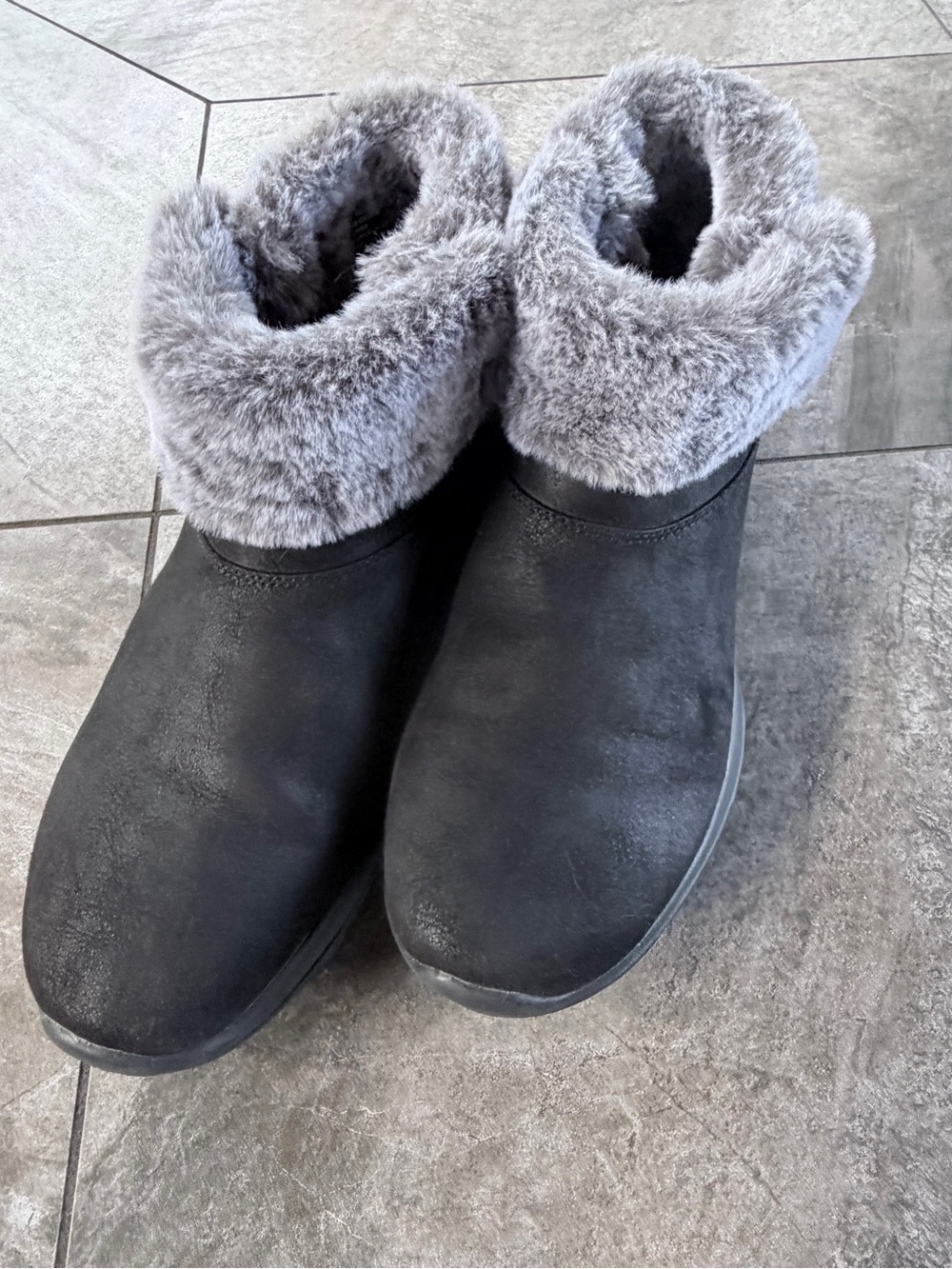 Skechers GOGA Mat Women's Size 8 Faux Fur Air Cooled Slip-On Slipper Boots